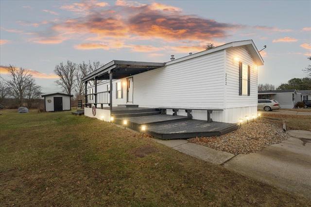 front view for 323 Oak Ridge Street, Mason, Mi. 48854