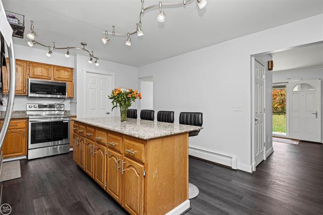 Builiding view eighteen for 9844 Pine Knob, Clarkston, MI. 48348