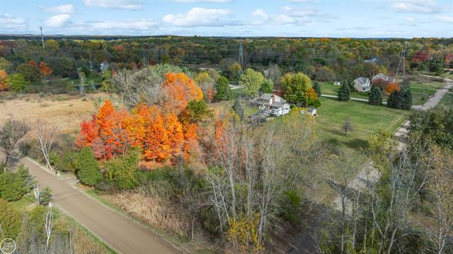 Builiding view fifty nine for 9844 Pine Knob, Clarkston, MI. 48348