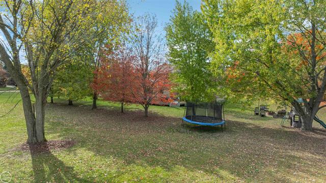 Builiding view fifty for 9844 Pine Knob, Clarkston, MI. 48348