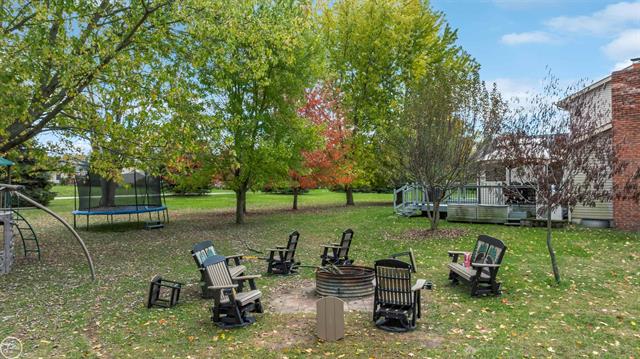 Builiding view forty five for 9844 Pine Knob, Clarkston, MI. 48348