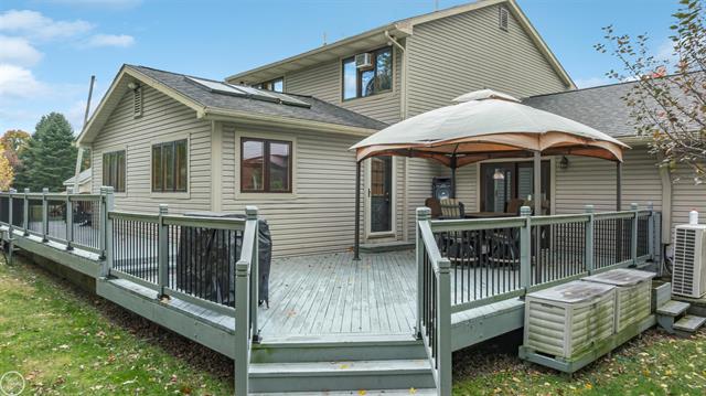 Builiding view forty four for 9844 Pine Knob, Clarkston, MI. 48348