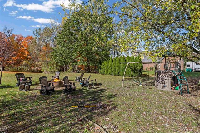 Builiding view forty seven for 9844 Pine Knob, Clarkston, MI. 48348