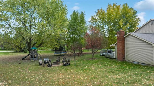 Builiding view forty six for 9844 Pine Knob, Clarkston, MI. 48348