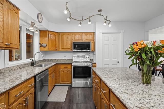 Builiding view nineteen for 9844 Pine Knob, Clarkston, MI. 48348