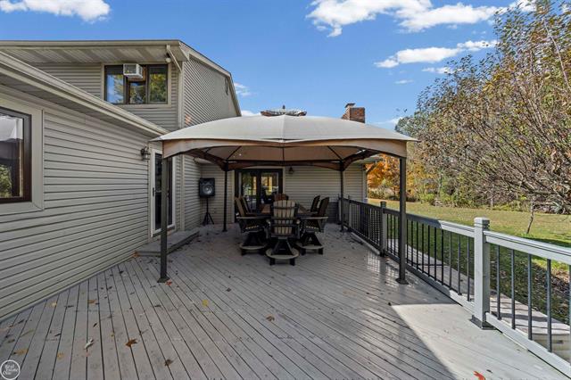 Builiding view thirty seven for 9844 Pine Knob, Clarkston, MI. 48348