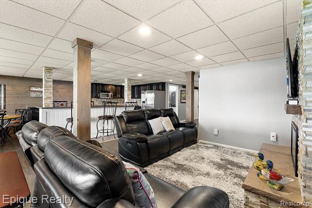 Builiding view fifty four for 36 Highland, Lake Orion, MI. 48362