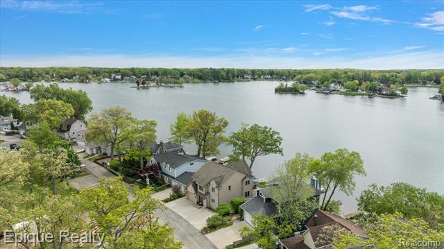 Builiding view nine for 36 Highland, Lake Orion, MI. 48362
