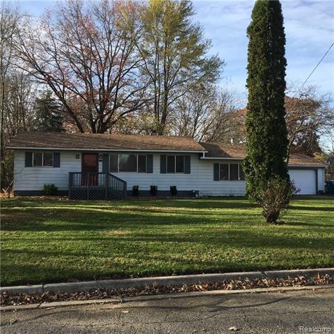 front view for 428 Harden St, Holly, Mi. 48442