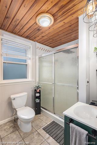 Builiding view eight for 325 W Flint, Lake Orion, MI. 48362