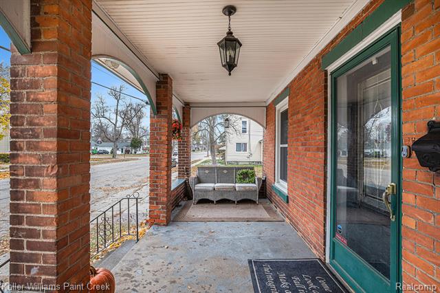 Builiding view seventeen for 325 W Flint, Lake Orion, MI. 48362