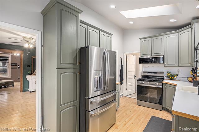 Builiding view six for 325 W Flint, Lake Orion, MI. 48362