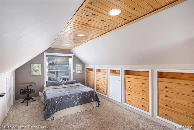 Builiding view ten for 325 W Flint, Lake Orion, MI. 48362