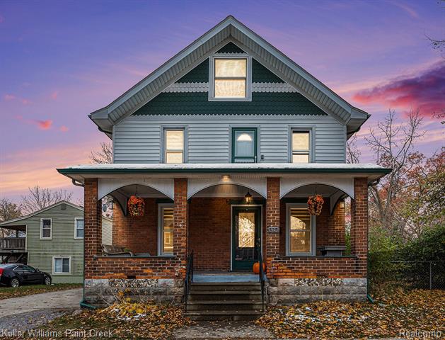 front view for 325 W Flint St, Lake Orion, Mi. 48362