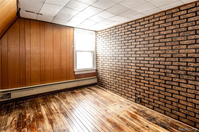 Builiding view seventeen for 129 N Slater, Lake Orion, MI. 48362