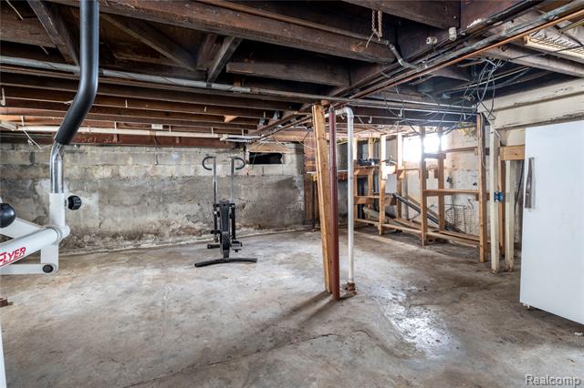 Builiding view twenty four for 129 N Slater, Lake Orion, MI. 48362