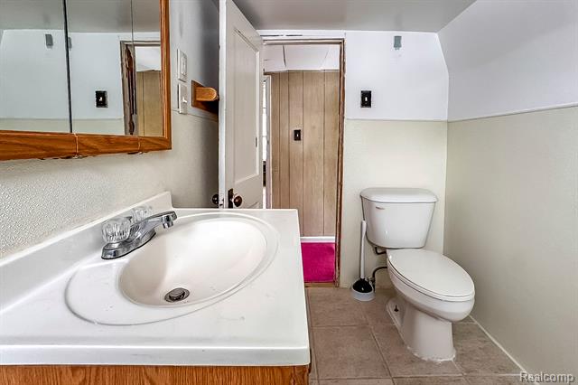 Builiding view twenty two for 129 N Slater, Lake Orion, MI. 48362