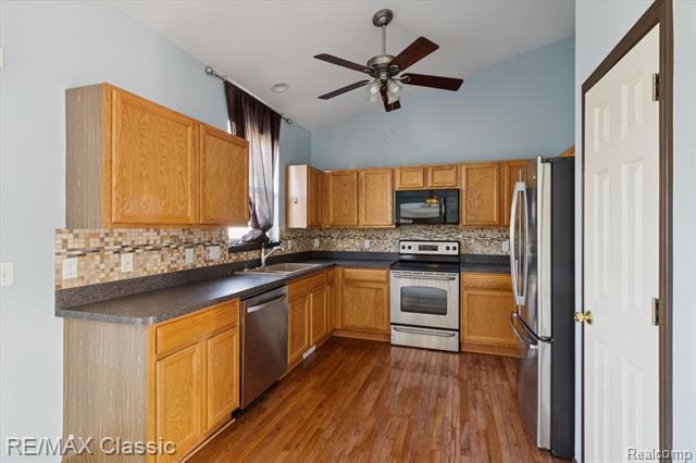 Builiding view eleven for 868 Deer Run Lake, Holly, MI. 48442