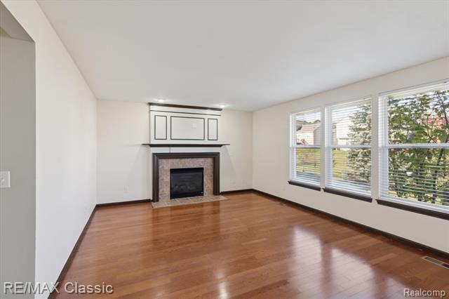 Builiding view fourteen for 868 Deer Run Lake, Holly, MI. 48442