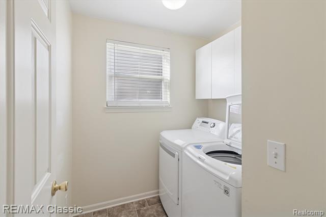 Builiding view thirty five for 868 Deer Run Lake, Holly, MI. 48442