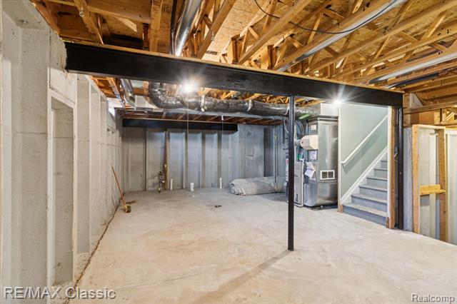 Builiding view thirty nine for 868 Deer Run Lake, Holly, MI. 48442