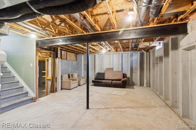 Builiding view thirty seven for 868 Deer Run Lake, Holly, MI. 48442