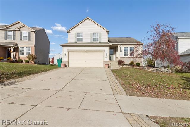 Builiding view two for 868 Deer Run Lake, Holly, MI. 48442