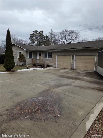 front view for 733 Luna Ct, Lake Orion, Mi. 48362