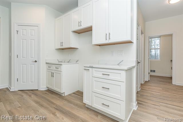 Builiding view eighteen for 225 E Predmore, Oakland, MI. 48363