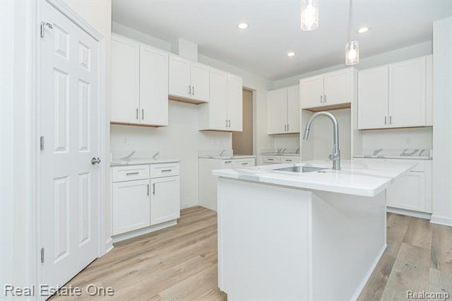 Builiding view fifteen for 225 E Predmore, Oakland, MI. 48363