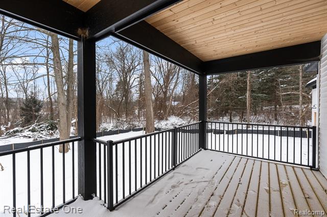 Builiding view fifty one for 225 E Predmore, Oakland, MI. 48363