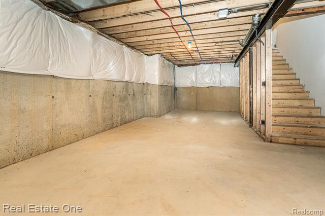 Builiding view forty three for 225 E Predmore, Oakland, MI. 48363