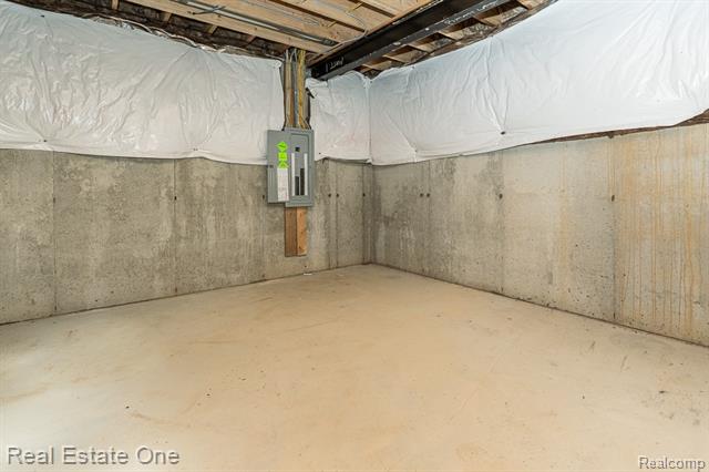 Builiding view forty two for 225 E Predmore, Oakland, MI. 48363