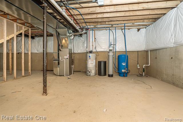 Builiding view forty for 225 E Predmore, Oakland, MI. 48363