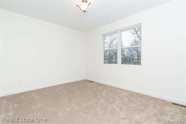 Builiding view twenty five for 225 E Predmore, Oakland, MI. 48363