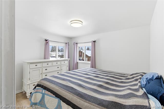 Builiding view eight for 915 Dollar Bay, Lake Orion, MI. 48362