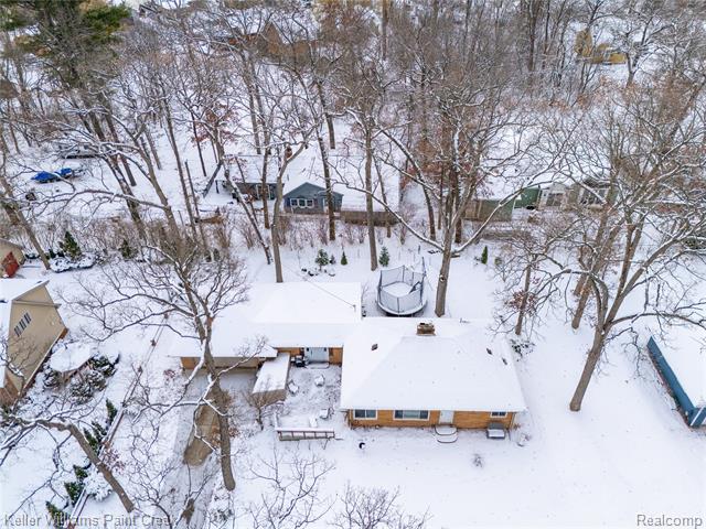 Builiding view seventeen for 915 Dollar Bay, Lake Orion, MI. 48362