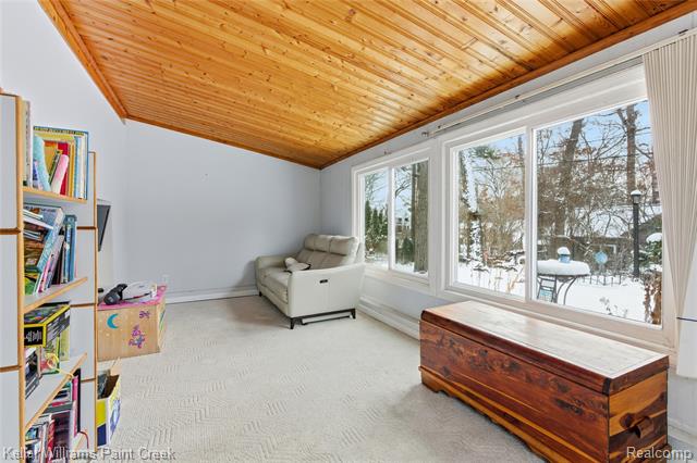 Builiding view thirteen for 915 Dollar Bay, Lake Orion, MI. 48362