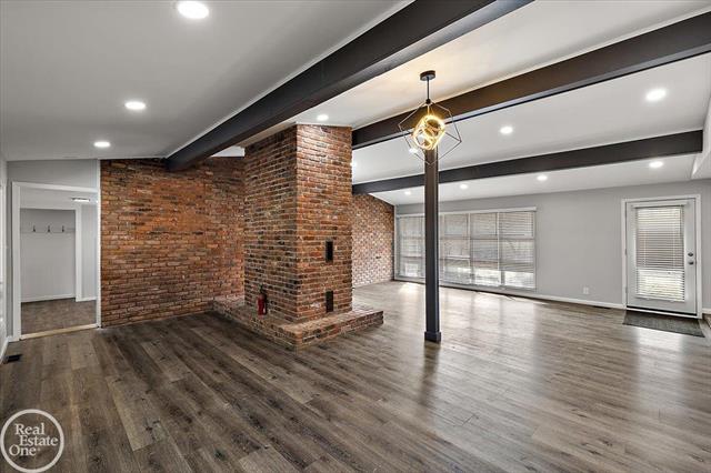 Builiding view eighteen for 1765 E Predmore, Oakland, MI. 48363