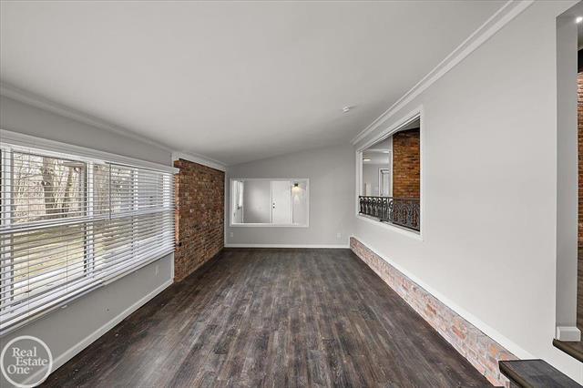 Builiding view nineteen for 1765 E Predmore, Oakland, MI. 48363