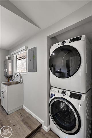 Builiding view thirty three for 1765 E Predmore, Oakland, MI. 48363