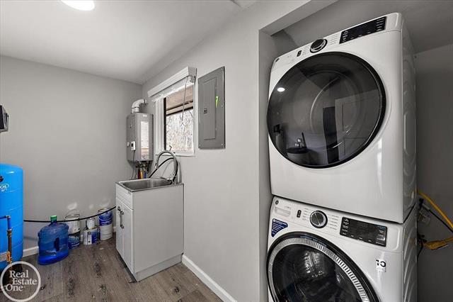 Builiding view thirty two for 1765 E Predmore, Oakland, MI. 48363