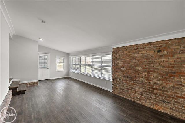 Builiding view twenty for 1765 E Predmore, Oakland, MI. 48363