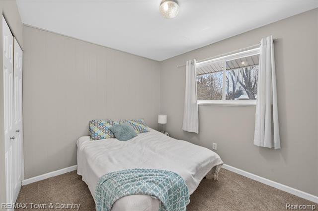 Builiding view fifteen for 109 N Corbin, Holly, MI. 48442