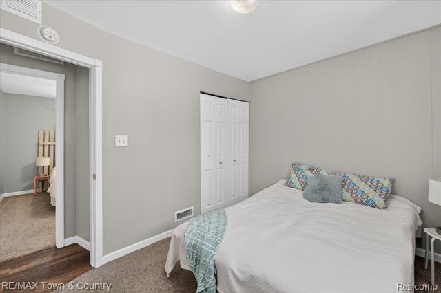 Builiding view sixteen for 109 N Corbin, Holly, MI. 48442