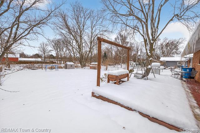 Builiding view twenty four for 109 N Corbin, Holly, MI. 48442