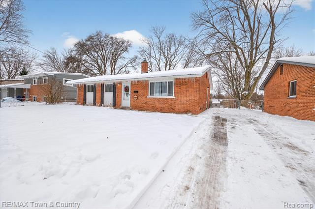 Builiding view twenty three for 109 N Corbin, Holly, MI. 48442