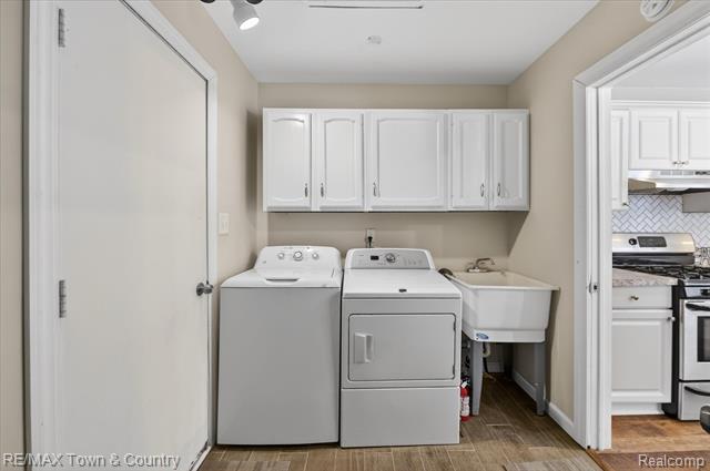 Builiding view twenty for 109 N Corbin, Holly, MI. 48442