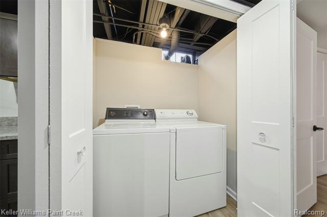 Builiding view nineteen for 108 Menasha, Lake Orion, MI. 48362