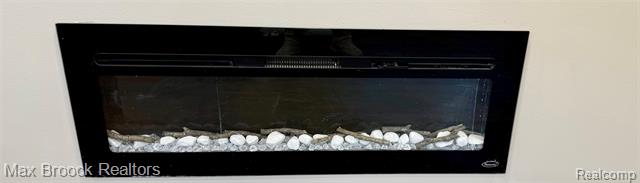 Builiding view thirteen for 1146 S Long Lake, Lake Orion, MI. 48362